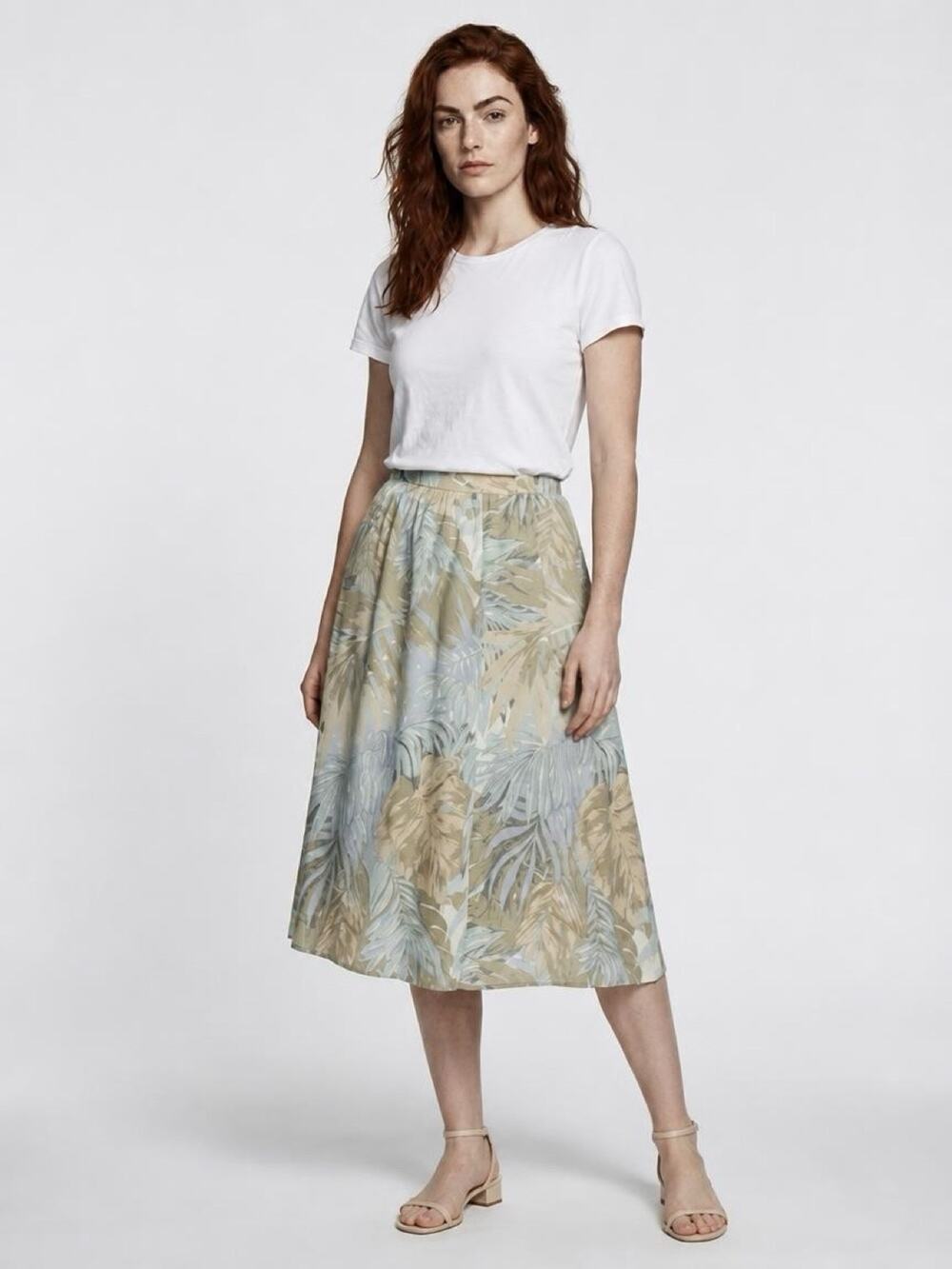 Rare vintage 1990s Lucia brand flowing skirt with a botanical leaf print Size 6